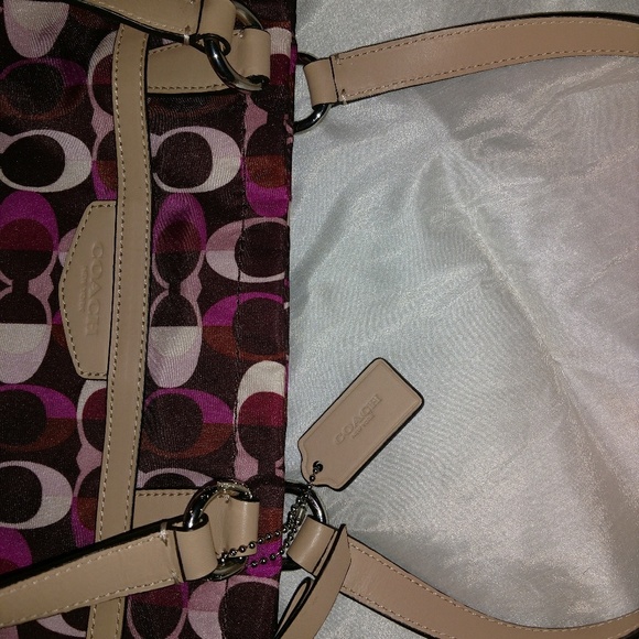 Perfect Coach purse - Picture 2 of 6